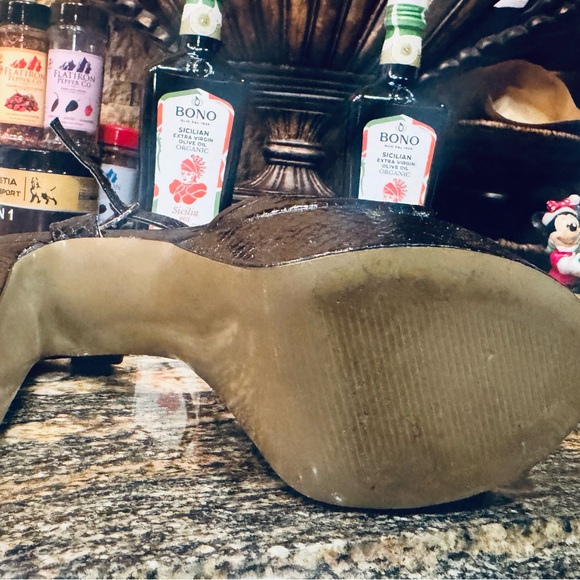 Steve Madden Black Textured Platform Sandals - Picture 7 of 7